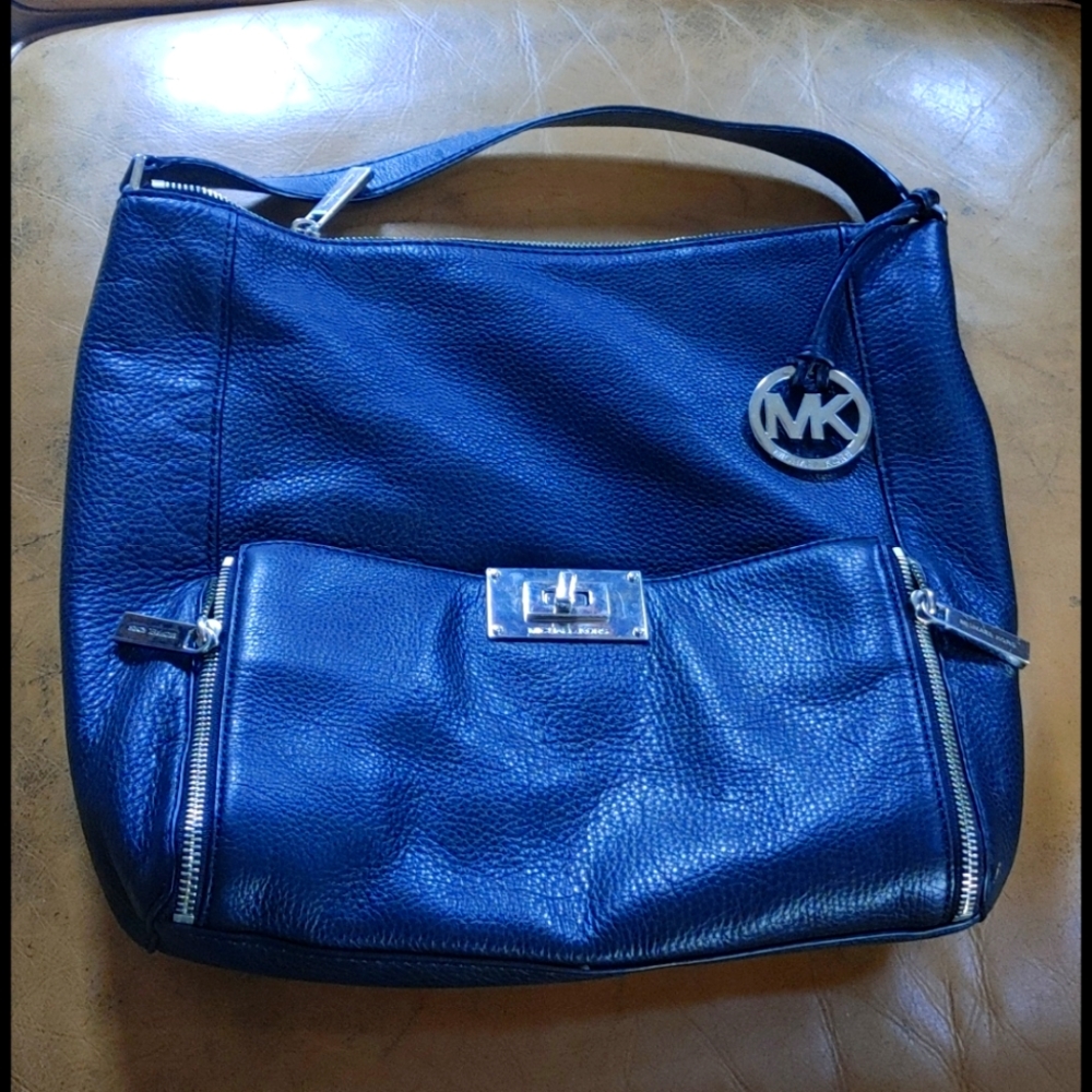 AUTHENTIC MICHAEL KORS PURSE